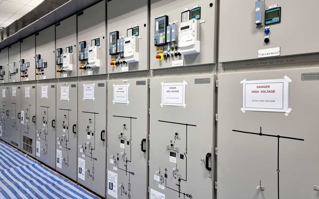 Villanyszerelés cégeknek – miért kulcsfontosságú a tervezett és szabványos kivitelezés?